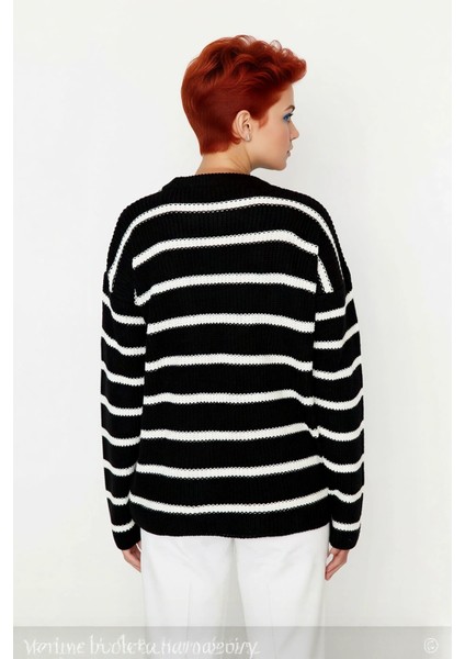 Kadın Oversize Bisiklet Yaka Çizgili Triko Kazak Kış Günleri Için Ideal Şıklık ve Konfor Sunuyor fırsatları