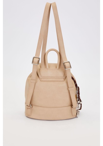 Büzgü Kapamalı, Charm Aksesuar Detaylı Kadın Sırt Çantası 930301 Gri fırsatları