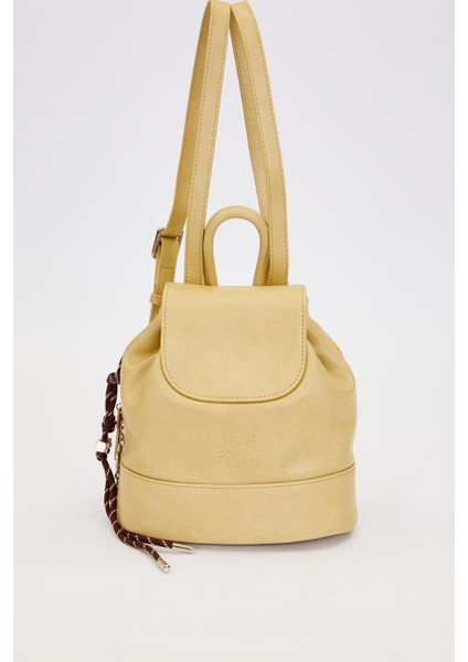 Büzgü Kapamalı, Charm Aksesuar Detaylı Kadın Sırt Çantası 930301 Yeşil