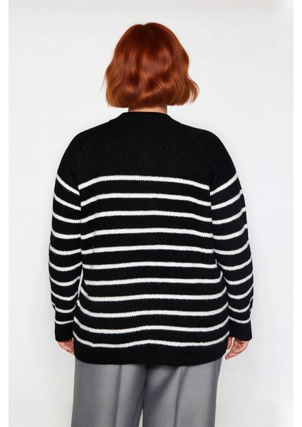 Kadın Siyah Çizgili Bisiklet Yaka Triko Kazak Gold Düğme Detaylı Şardon Akrilik Kışlık Şıklık fiyatları