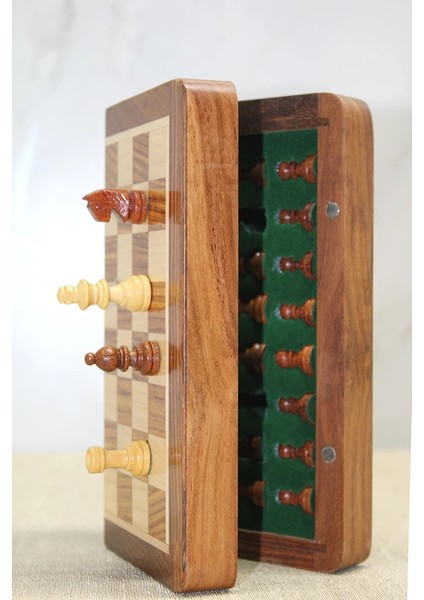 Özel Vernikli Mıknatıs Taşlı Ahşap Katlanabilir Kutulu Satranç Oyunu 12.5 cm G220 - Lisinya fırsatları