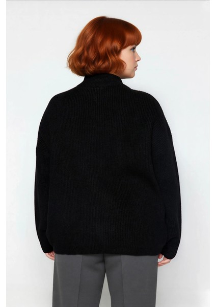 Kadın Rahat Kesim Düz Dokulu Dik Yaka Fermuarlı Uzun Kollu Akrilik Triko Kazak Kışlık Stil fiyatları