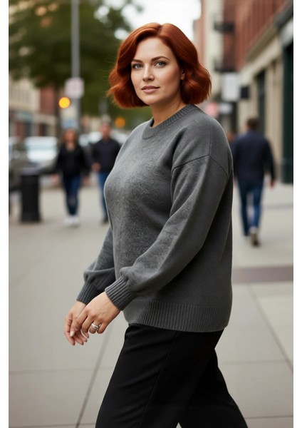 Kadın Polo Yaka Taş Detaylı Triko Kazak Regular Kalıp ve Düşük Kol Tasarımıyla Günlük Konfor Sağlar modelleri