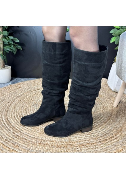 Düz Kısa Topuk Siyah Süet Çizme M4504