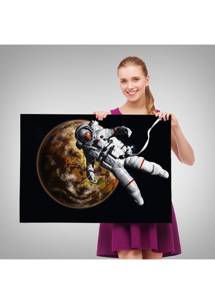 -Premier Kanvas Serileri- Gezegenin Arka Planındaki Astronot Kanvas Duvar TABLOSU-1182 fırsatları