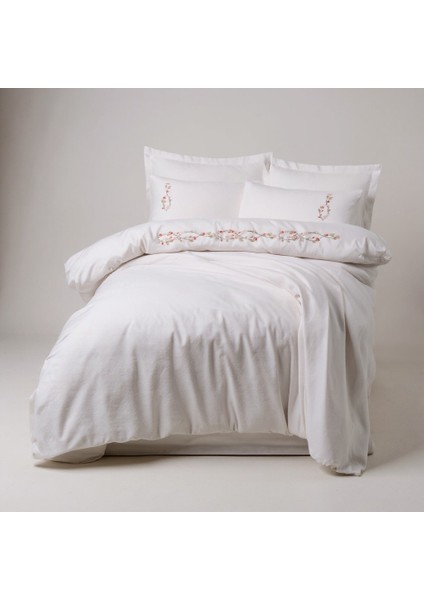 Rosita El Nakışlı Nevresim Takımı – %100 Pamuk, Zarif ve Şık Tasarım