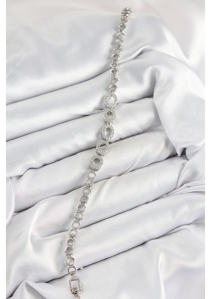 Pirinç Zirkon Taşlı Oval Model Gümüş Renk Kadın Bileklik fiyatları