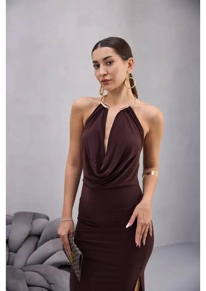 Boyundan Aksesuarlı Degaje Yaka Elbise fırsatları