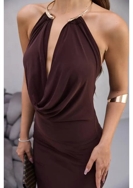 Boyundan Aksesuarlı Degaje Yaka Elbise