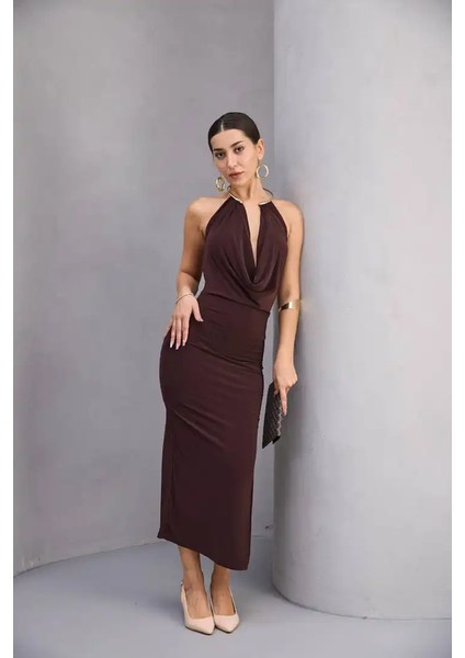 Boyundan Aksesuarlı Degaje Yaka Elbise