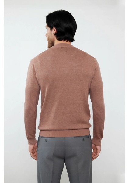 Erkek Şık Fitted Kalıp Düz Desen Dik Yaka Triko Kazak Soğuk Havalar Için Ideal Konforlu Uzun Kollu modelleri