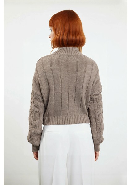 Kadın Basic Oversize Saç Örgü Dik Yaka Crop Triko Kazak Soğuk Havalar Için Modern Stil Kaliteli modelleri