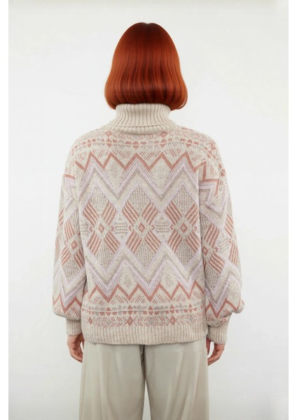 Kadın Soğuk Havaların Vazgeçilmezi Oversize Balıkçı Yaka Etnik Desenli Triko Kazak Şıklığı fiyatları