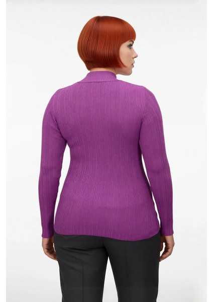Kadın Mor Uzun Kollu Dik Yaka Triko Kazak Kış Aylarında Modern ve Rahat Bir Görünüm Sunuyor. modelleri