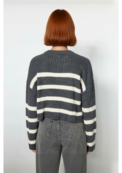 Kadın Basic Siluet Gri Çizgili Akrilik Materyal Crop Triko Kazak Uzun Kollu Günlük Şık Kaliteli modelleri