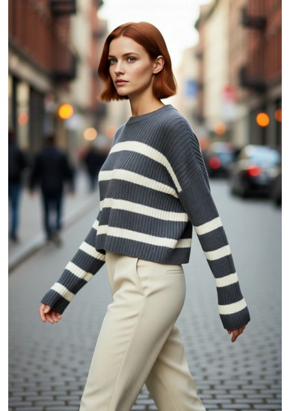 Kadın Basic Siluet Gri Çizgili Akrilik Materyal Crop Triko Kazak Uzun Kollu Günlük Şık Kaliteli fırsatları