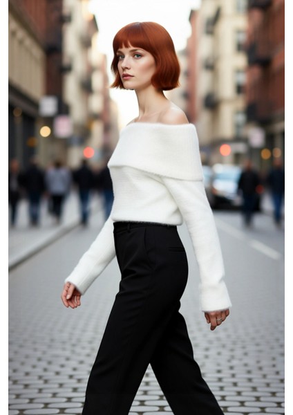 Kadın Tüylü Dokusuyla Ekstra Yumuşak Carmen Yaka Crop Triko Kazak Kış Kombinleri Için Ideal modelleri