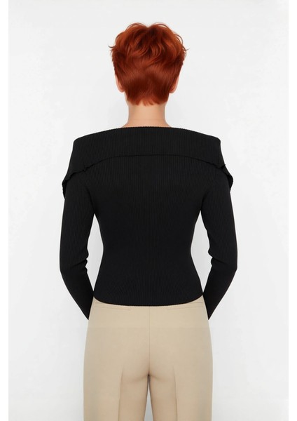 Kadın Modern Fitted Triko Bluz Devrik Carmen Yaka Ince Fitilli Dokuma Uzun Kol Crop Tasarım modelleri