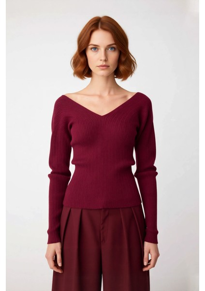 Kadın Casual Fitted Triko Kazak V Yaka Standart Kollu Ajurlu Detaylı Ince Yapısıyla Günlük Şıklık