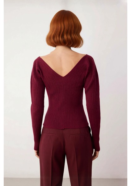 Kadın Casual Fitted Triko Kazak V Yaka Standart Kollu Ajurlu Detaylı Ince Yapısıyla Günlük Şıklık fiyatları