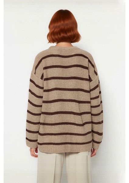 Kadın Çizgili Oversize Triko Kazak Bisiklet Yaka Tasarımı ile Uzun Kollu Kış Günlerinin Yıldızı modelleri