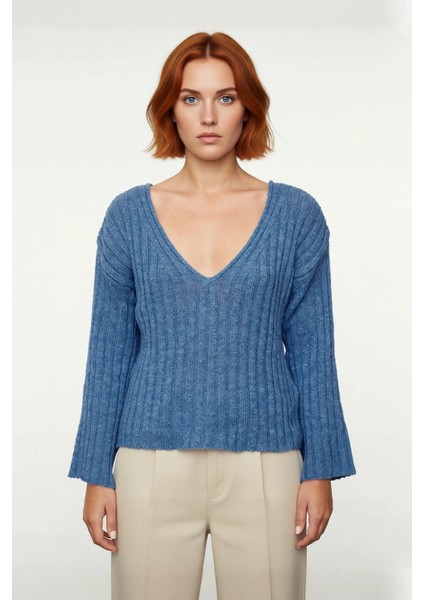 Kadın Basic V Yaka Geniş Kalıp Uzun Kollu Yünlü Triko Kazak Fitilli Dokusuyla Gün Boyu Konfor Sunar fiyatları