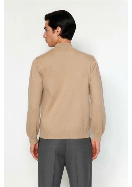 Erkek Basic Regular Fit Dik Yaka Triko Kazak Orta Kalınlıkta Yumuşak Dokusuyla Şıklık Sunar modelleri