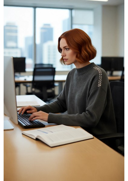 Kadınlar Için Konforlu Regular Kalıp Bisiklet Yaka Uzun Kol Taş Işlemeli Triko Kazak Kaliteli