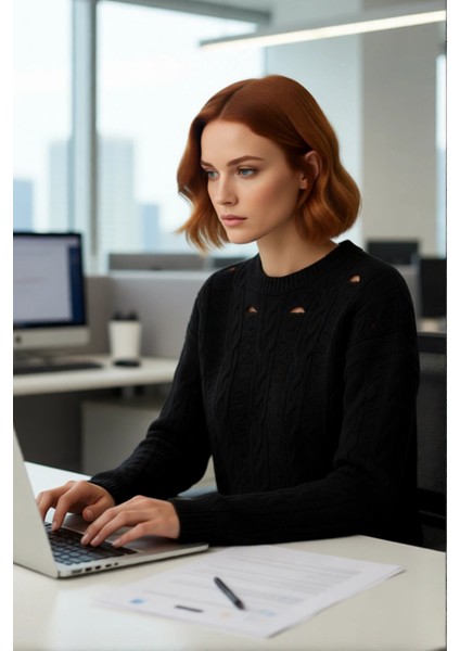 Kadın Oversize Geniş Kalıp Ajurlu Delikli Bisiklet Yaka Düşük Kol Triko Crop Kazak Şıklığı fırsatları