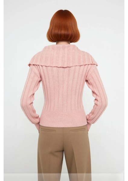 Kadınlara Özel Lacivert Düz Desenli Devrik Yaka Crop Kesim Triko Kazak Günlük Kullanım Için Ideal. fiyatları