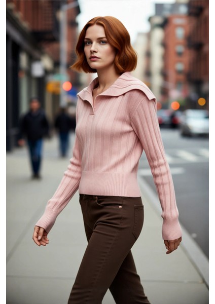 Kadınlara Özel Lacivert Düz Desenli Devrik Yaka Crop Kesim Triko Kazak Günlük Kullanım Için Ideal. modelleri