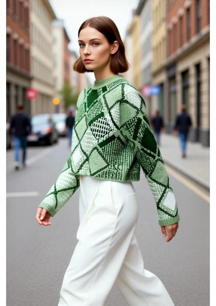 Kadınlara Özel Basic Kesim Düşük Kol Bisiklet Yaka Crop Triko Kazak Soğuk Günlerin Favorisi fırsatları