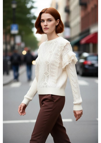 Kadın Nakış Desenli Dantel Garnili Kol Detaylı Bisiklet Yaka Regular Kalıp Triko Kazak Kaliteli fırsatları