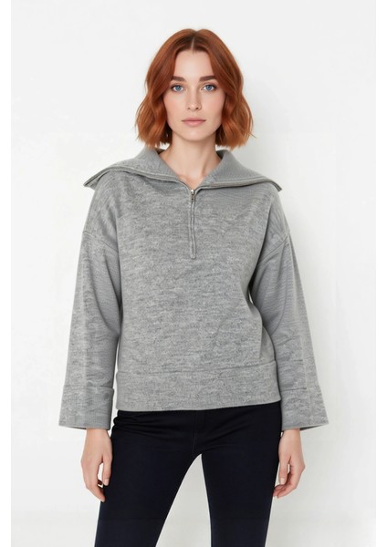 Kadın Oversize Fermuarlı Dik Yaka Triko Kazak Yumuşak Dokusuyla Günlük Konfor ve Şıklık Kaliteli fiyatları