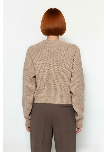 Kadın Kışlık Triko Kazak Regular Kalıp V Yaka Saç Örgü Düşük Kol Crop Fiyonk Detaylı Tasarım modelleri