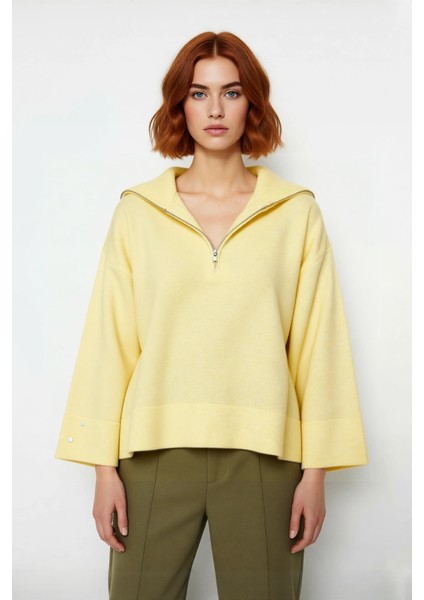 Kadın Oversize Yumuşak Dokulu Triko Kazak Dik Yaka Fermuarlı Düşük Kol Rahat Ramadan Koleksiyonu