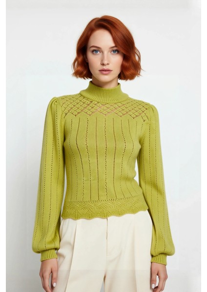 Kadın Ajurlu Örgü Detaylı Dik Yaka Fitted Crop Kazak Balon Kolları Ile Kışa Özel Trend Bir Stil