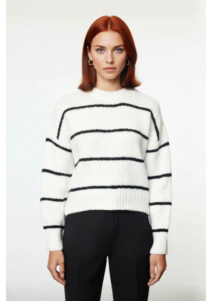 Kadın Geniş Kalıp Kalın Dokulu Bisiklet Yaka Düşük Kol Triko Kazak Soğuklara Özel Konforlu Seçim