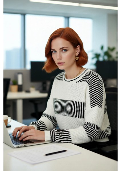 Kadın Basic Siluet Uzun Kollu Oversize Kesim Renk Bloklu Pike Dokuma Triko Kazak Kış Kombinlerinin