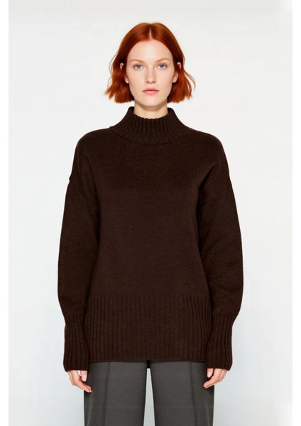 Kadın Basic Düz Desen Oversize Kesim Dik Yaka Triko Kazak Reglan Kol Kış Aylarının Konforlu Şıklığı fiyatları