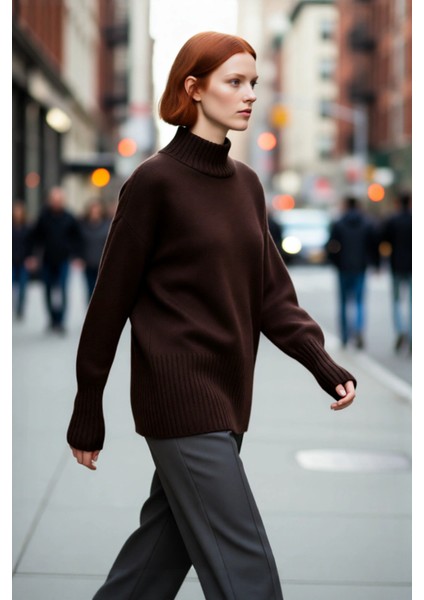 Kadın Basic Düz Desen Oversize Kesim Dik Yaka Triko Kazak Reglan Kol Kış Aylarının Konforlu Şıklığı fırsatları