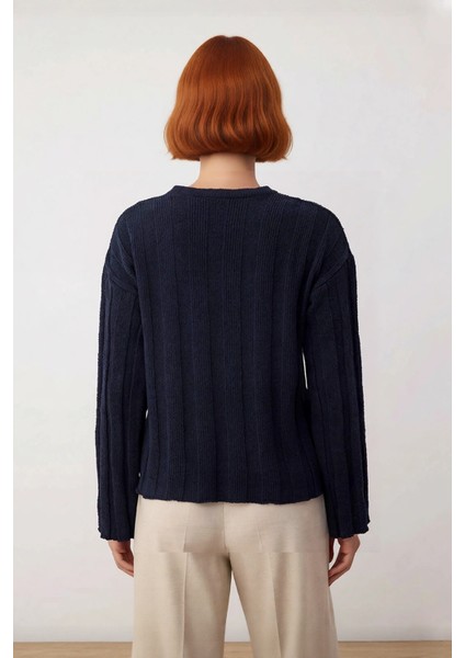 Kadın Fitilli Dokuma Triko Kazak Regular Kalıp Bisiklet Yaka Uzun Kollu Günlük Konforlu Şıklık Sunar fiyatları