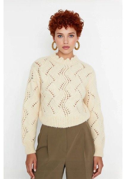 Kadın Ekru Ajurlu Dik Yaka Uzun Kollu Regular Kalıp Süper Crop Triko Kazak Ilkbahar Sonbahar Şıklığı