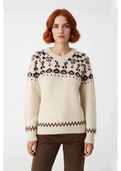 Kadınlara Özel Oversize Rahat Kesim Etnik Triko Kazak V Yaka Kış Sezonu Soğuk Hava Şıklığı fiyatları