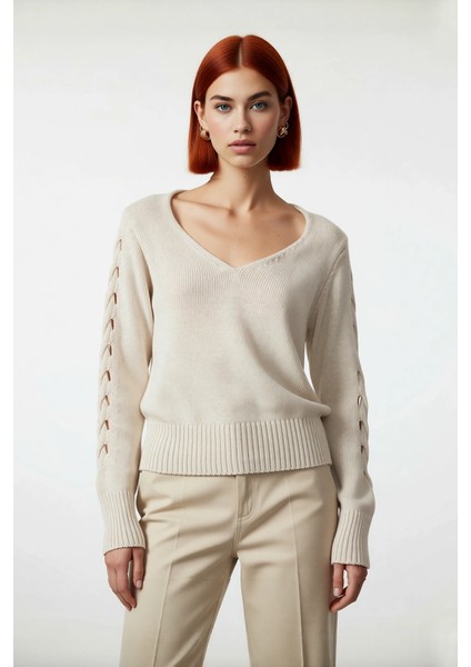 Kadın Basic Siluet Ajurlu Uzun Kollu V Yaka Triko Kazak Casual ve Fashion Forward Görünümler Sunar. fiyatları