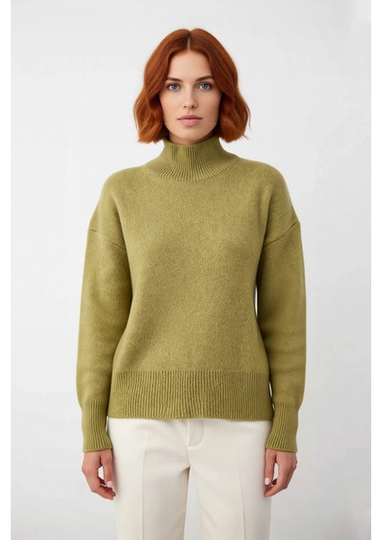 Kadın Düz Dokulu Oversize Triko Kazak Soğuk Günlerde Sıcaklık ve Rahatlığı Bir Arada Sunar fiyatları