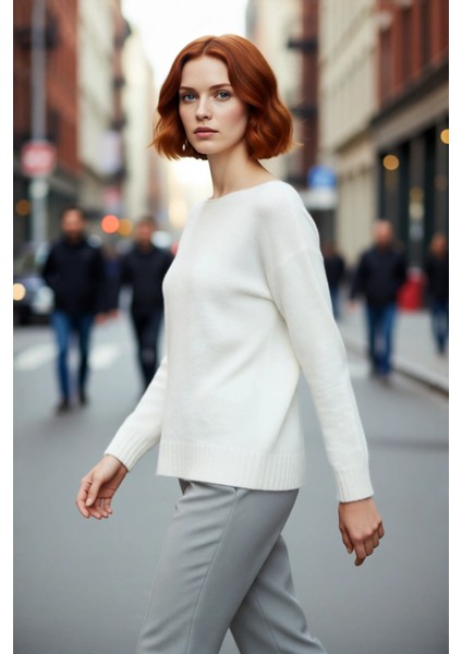 Kadın Basic Kayık Yaka Oversize Triko Kazak Rahat ve Şık Ilkbahar Sonbahar Günlerine Özel Kaliteli modelleri
