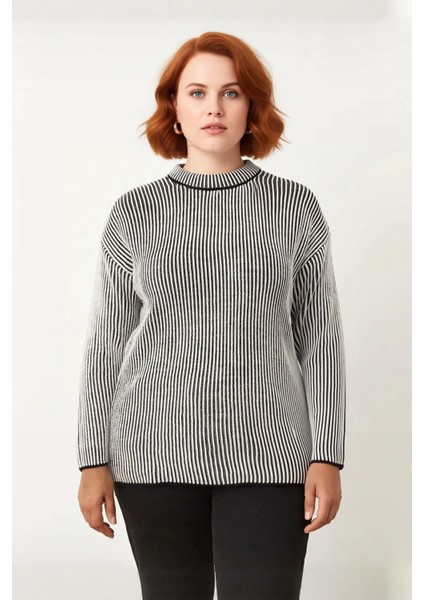 Kadın Klasik Bisiklet Yaka Regular Kalıp Çizgili Fitilli Triko Kazak Günlük Şıklık Için Mükemmel fiyatları