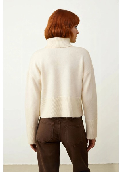 Kadın Geniş Kalıp Dik Yaka Triko Kazak Standart Kollu Orta Kalınlık Düz Desen Kış Kombinleri Için fiyatları