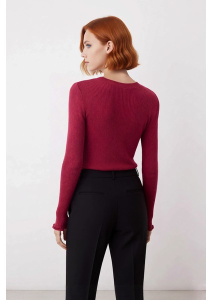 Kadın Fitted Uzun Boy Fitilli Triko Kazak Asimetrik Yırtmaç Detayıyla Modern Bir Görünüm Kaliteli fiyatları